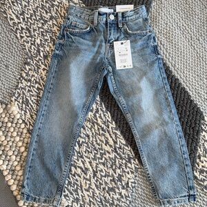 Zara Standard Fit Jeans Size 7